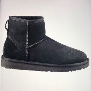 UGG Classic Mini ll Black Suede Shearling Winter Boots Women’s 8